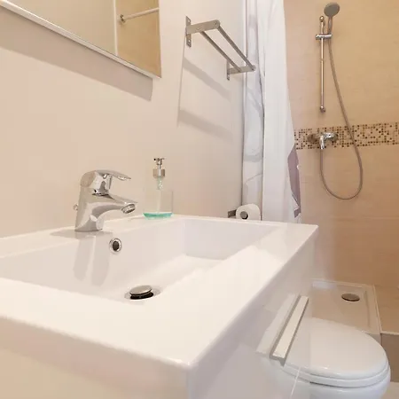 Guestready - Charmant Studio Proche Du Metro Lyon Exterior photo