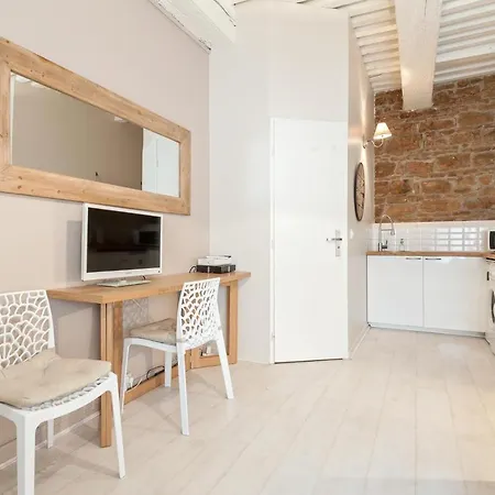 Guestready - Charmant Studio Proche Du Metro Lyon Exterior photo